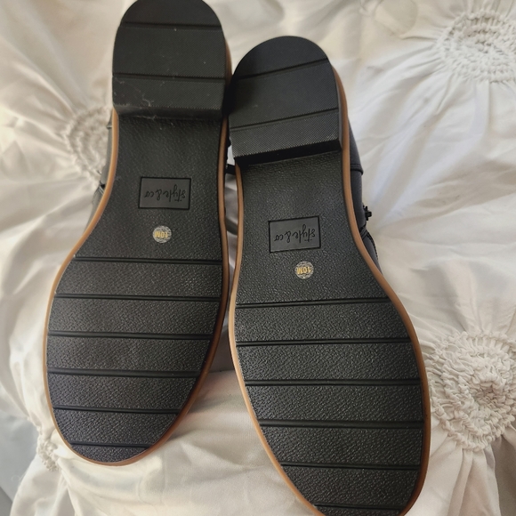 New without tags Style & Co Black Ankle Boots - Size 10 - Picture 3 of 7